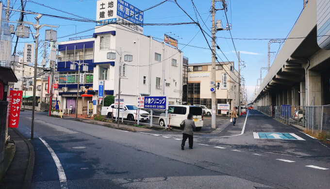 虹だんご(店舗横の交差点)