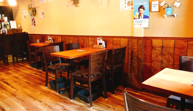 Salve(店内テーブル席)